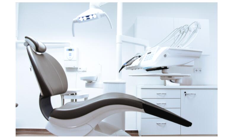 professional denture clinic near me